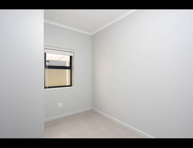 2 BEDROOM FREESTANDING TO LET IN CAPRI